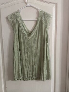 POL Women’s Green Rayon Lace Trim Tank Top Sz M. AP-131